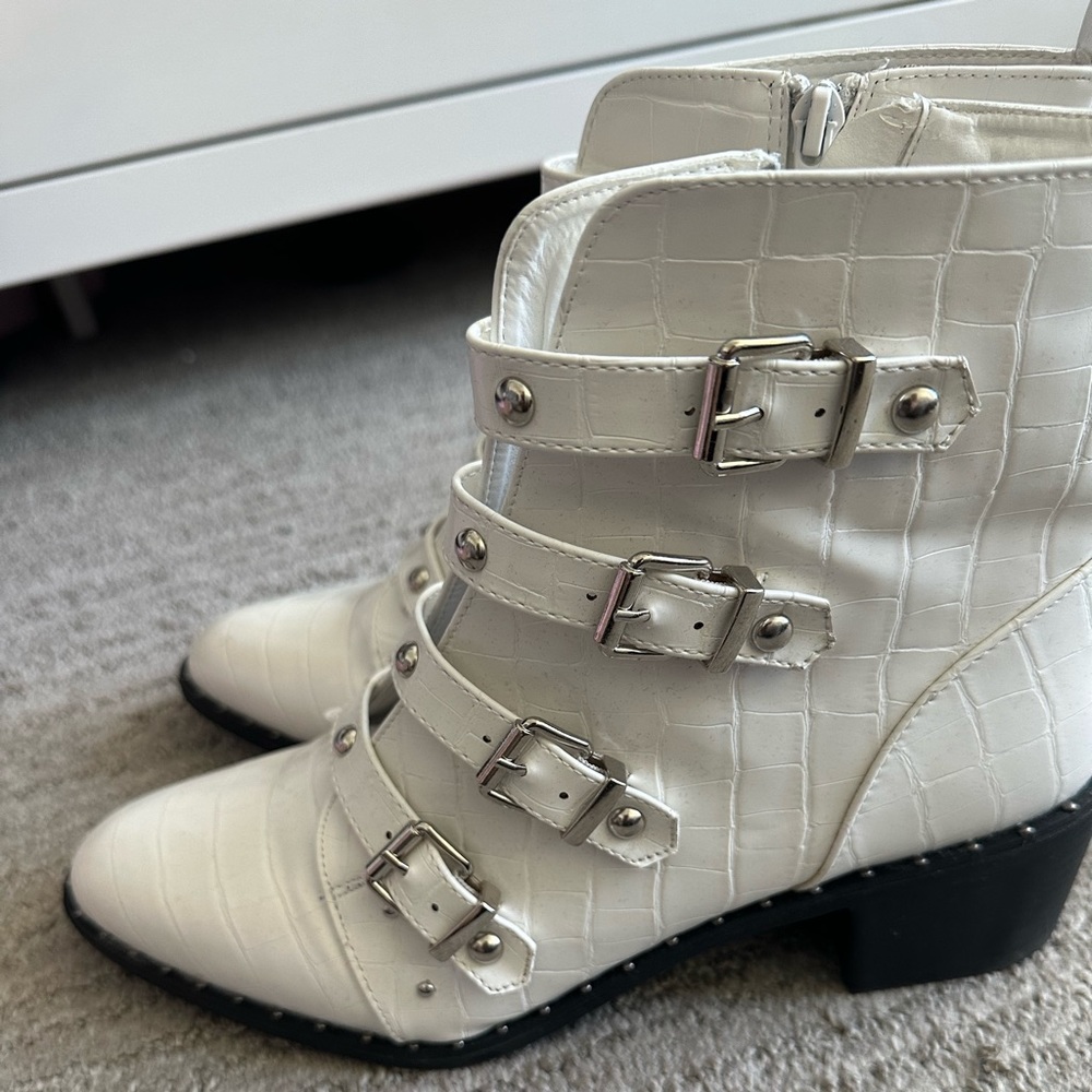 Catherine Melandrino White Leather studded Heeled Boots 10